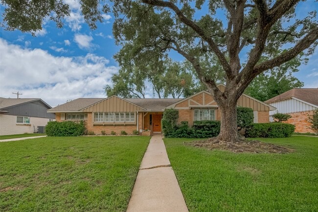 property at 7906 Braesview Ln