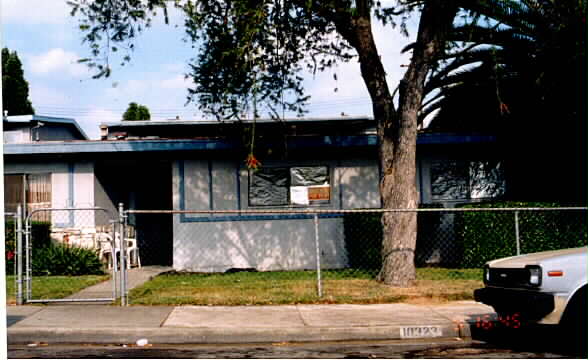 10323 Amherst Ave in Montclair, CA - Building Photo - Building Photo