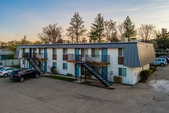 Katmai in Millcreek, UT - Foto de edificio - Building Photo