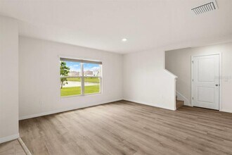 7782 Sail Clover Ln in Zephyrhills, FL - Building Photo - Building Photo