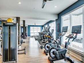 The District in Little Elm in Little Elm, TX - Foto de edificio - Building Photo