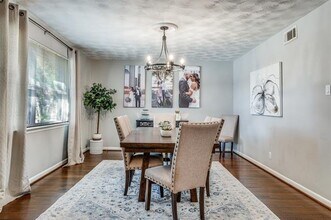 2410 St Francis Ave in Dallas, TX - Building Photo - Building Photo