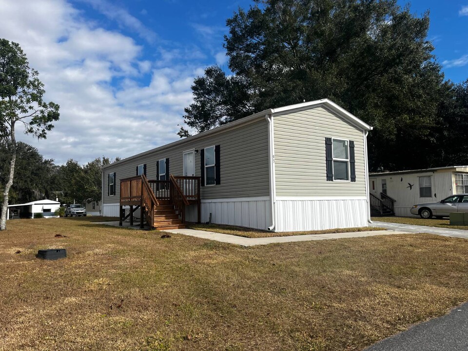 4900 SE 102nd Pl in Belleview, FL - Building Photo