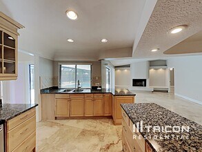 1751 Shady Leaf Dr in Valrico, FL - Building Photo - Building Photo