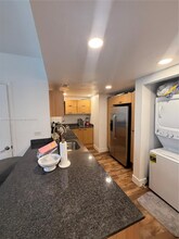 350 S Miami Ave in Miami, FL - Building Photo - Building Photo