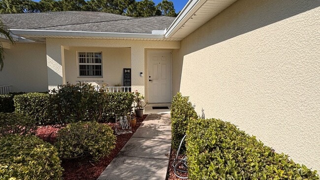 127 Maggie Way in Sebastian, FL - Building Photo - Building Photo