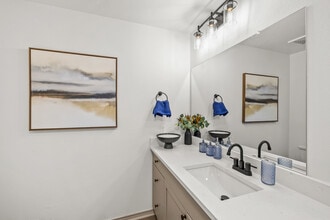 The Village on West Seminary in Fort Worth, TX - Foto de edificio - Interior Photo