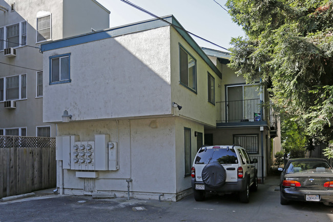 Acrewood Apartments in Sacramento, CA - Building Photo - Building Photo