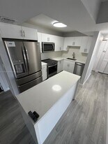 3720 N Pine Island Rd in Sunrise, FL - Building Photo