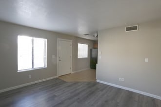 Evergreen on Hayden Lane in Tempe, AZ - Building Photo - Building Photo