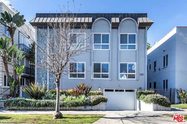 property at 125 S Elm Dr