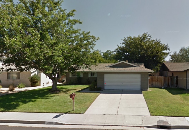 property at 2960 Chavez Dr