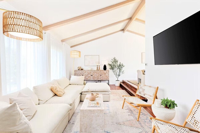 14275 Mango Dr in Del Mar, CA - Foto de edificio - Building Photo