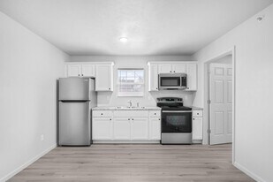 634 N Main St Rd in Joplin, MO - Building Photo