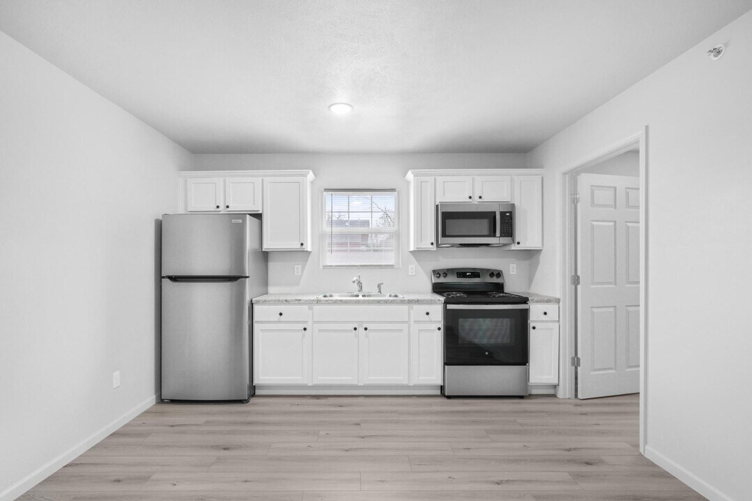 634 N Main St Rd in Joplin, MO - Building Photo