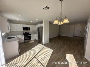 6543 Blooming Sun Ct in Las Vegas, NV - Building Photo - Building Photo