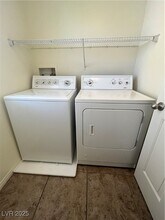 8928 Dorrell Ln in Las Vegas, NV - Building Photo - Building Photo