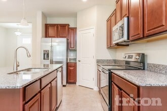 6875 Citrus Creek Ln, Unit D in Tampa, FL - Building Photo - Building Photo