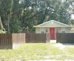 4436 Plum St in Zephyrhills, FL - Building Photo
