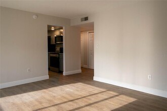 814 Sky Lake Cir in Orlando, FL - Building Photo - Building Photo