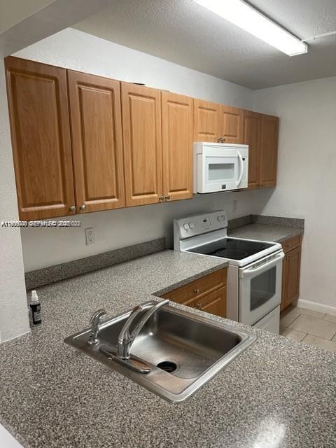 2685 W 66th St in Hialeah, FL - Building Photo - Building Photo