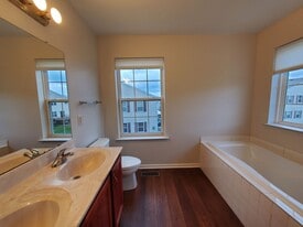 6852 Lincoln Dr in Macungie, PA - Building Photo