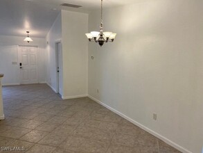 1419 SE 8th Ave in Cape Coral, FL - Foto de edificio - Building Photo