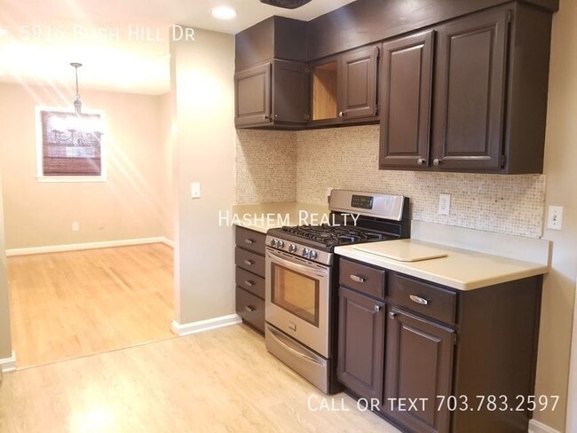 5916 Bush Hill Dr in Alexandria, VA - Building Photo - Building Photo