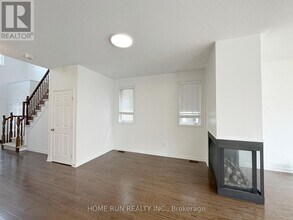 193 Balikun Heights in Ottawa, ON - Building Photo - Building Photo