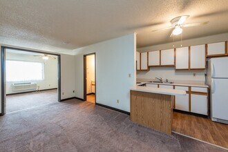 3305 Sunset Ave, Unit 325 in Waukegan, IL - Building Photo - Building Photo
