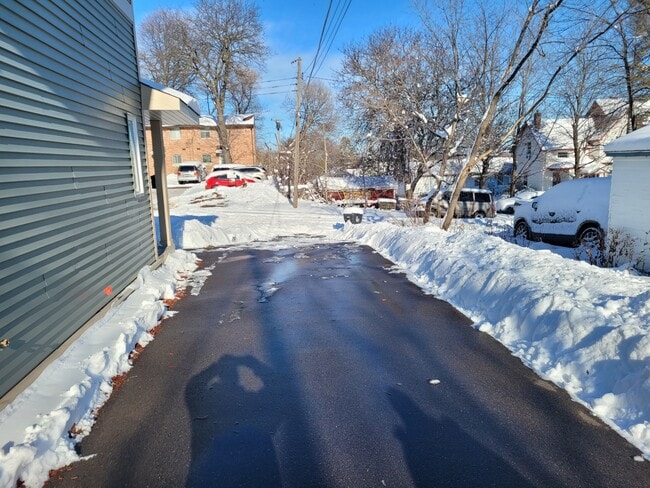 property at 84 Curtice St E