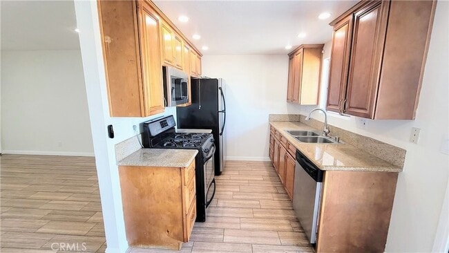 15351 Orange Ave, Unit 26 in Paramount, CA - Building Photo - Building Photo