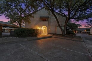 4535 N O'Connor Rd in Irving, TX - Building Photo