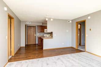Chapelwood III Apartments in Sioux Falls, SD - Foto de edificio - Interior Photo