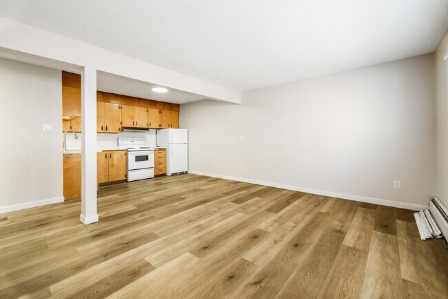 2242-2242 Scarth St in Regina, SK - Building Photo - Building Photo