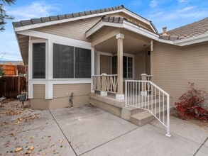 6165 Greenbrook Dr in Reno, NV - Building Photo - Building Photo
