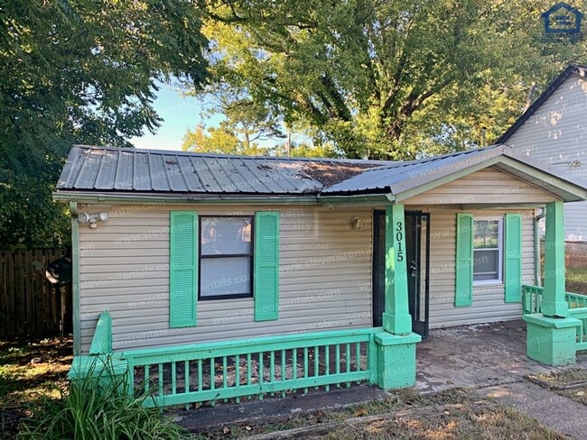 3015 Sunset Ave in Knoxville, TN - Foto de edificio - Building Photo