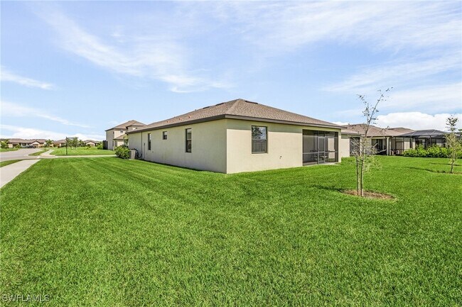 14556 Monrovia Ln in Ft. Myers, FL - Building Photo - Building Photo
