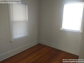 55 Moreland St, Unit 2 in Somerville, MA - Building Photo - Building Photo