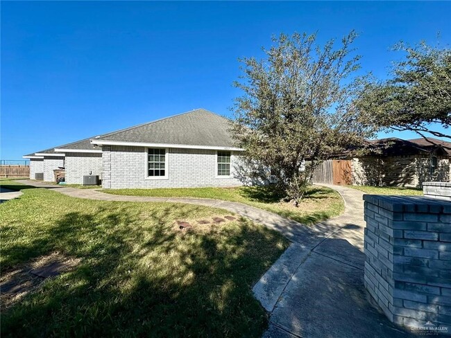 property at 4307 W La Guardia Ln