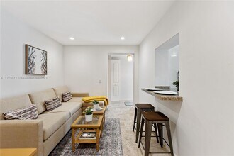 2914 Alton Rd-Unit -1 in Miami Beach, FL - Building Photo - Building Photo