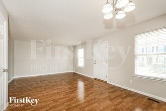 809 Waler Dr in Lake St. Louis, MO - Foto de edificio - Building Photo