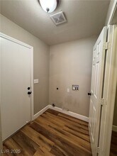 910 Elegant Coral Ave in Henderson, NV - Building Photo - Building Photo