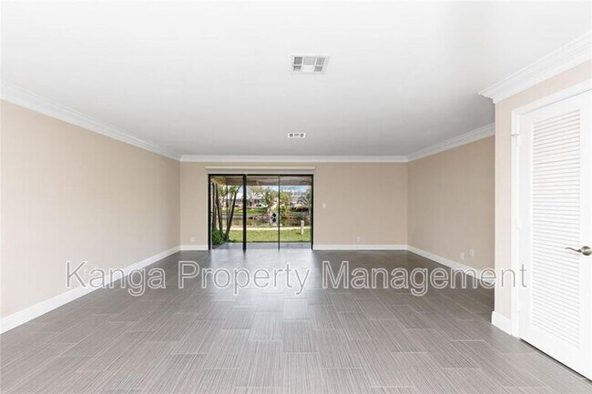 455 Canal Point N in Delray Beach, FL - Foto de edificio - Building Photo