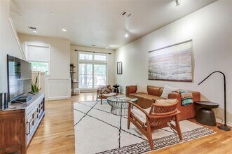 4310 Buena Vista St in Dallas, TX - Building Photo - Building Photo