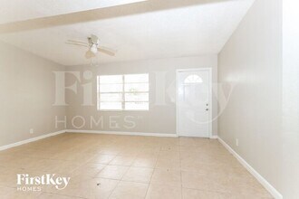 3196 N Seacrest Blvd in Boynton Beach, FL - Building Photo - Building Photo