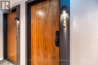 201 Brock St S in Whitby, ON - Building Photo - Building Photo