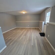 3823 Leeside Ln in Traverse City, MI - Foto de edificio - Building Photo