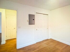 328 Broadway, Unit #1 in Somerville, MA - Building Photo - Building Photo
