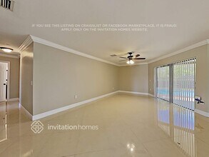562 SW 168th Way in Weston, FL - Building Photo - Building Photo